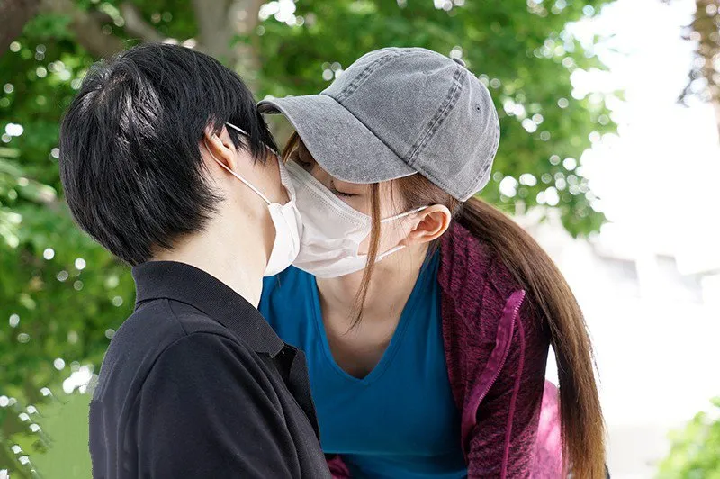 Chuyện tình của akari mitani với em gái quen qua mạng trong mùa covid