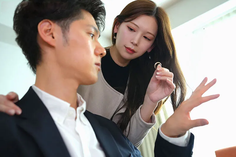 Bà xã đi đi chơi, ông xã ở nhà bị nhỏ em bà xã gạ nện không trượt phát nào